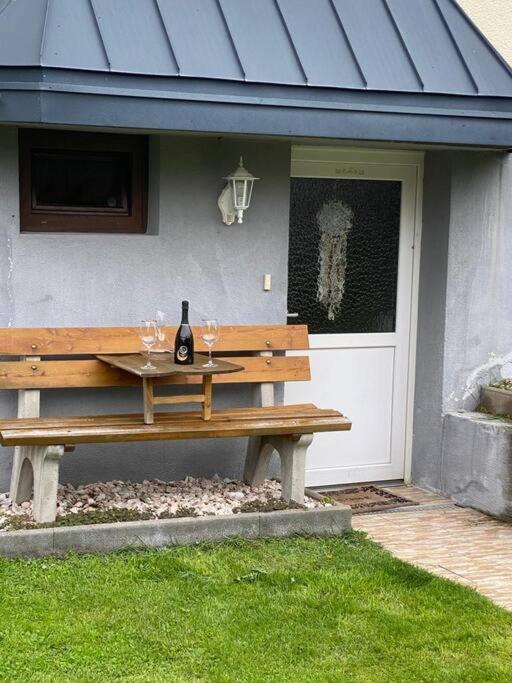 Gemuetliche Kleine Wohnung Mit Garten Unterburg  Экстерьер фото